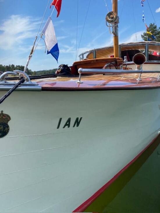 Flaggan i kölvattnet